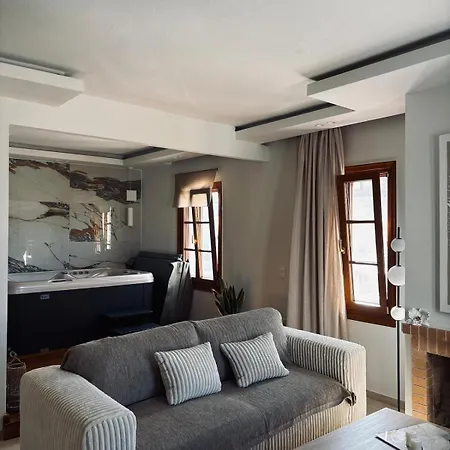 Pnoe Luxe & Spa, Naxos Town