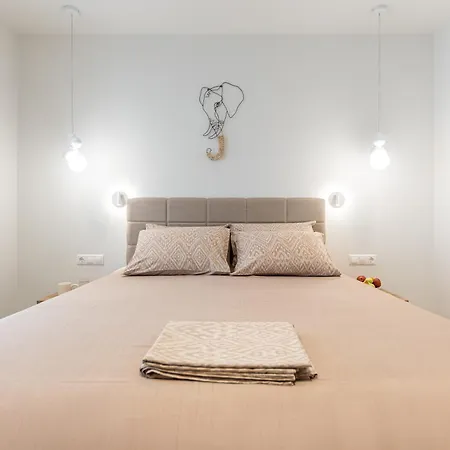 Lägenhet Pnoe Luxe & Spa, Naxos Town *