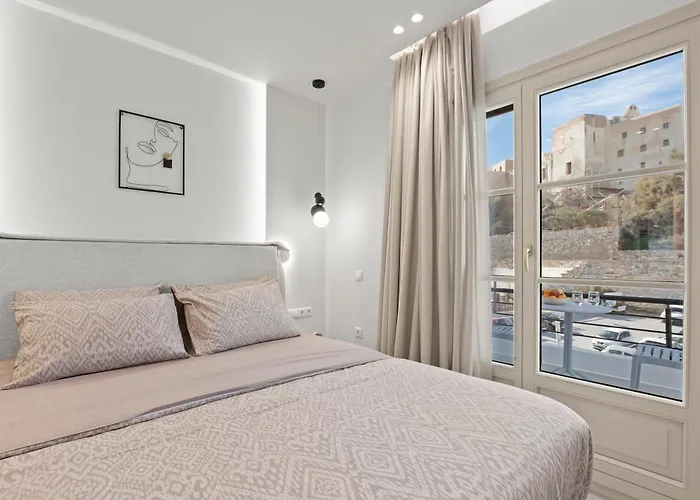 Pnoe Luxe & Spa, Naxos Town Апартаменты *