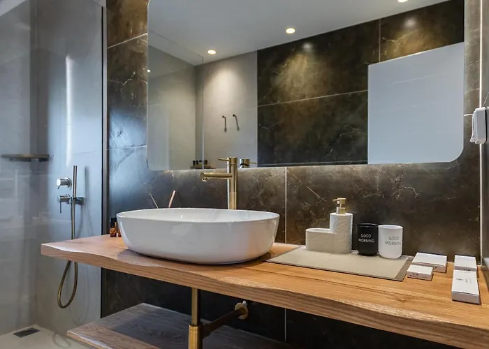 Pnoe Luxe & Spa, Naxos Town Апартаменты *